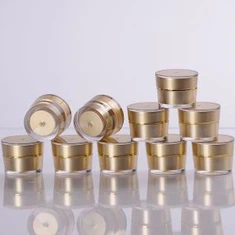 Ylellinen kultaakryyli kermapurkki